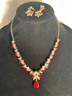 Red Crystal Teardrop Necklace Set Gold Tone Floral Vine Statement Jewelry